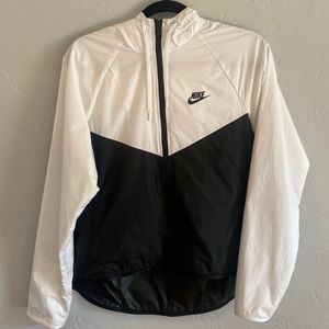 Women’s Nike windbreaker jacket